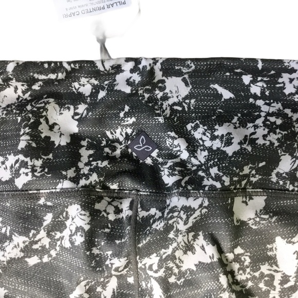 Prana Pillar Moisture Wick Workout Capri Leggings - Picture 8 of 9